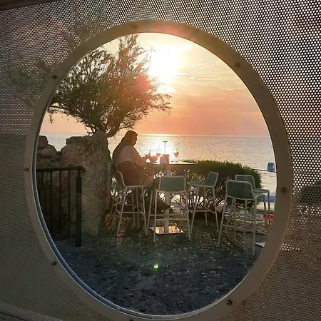 Sunset Club Bed & Breakfast