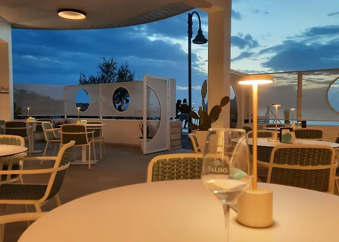 Sunset Club לינה וארוחת בוקר 3*