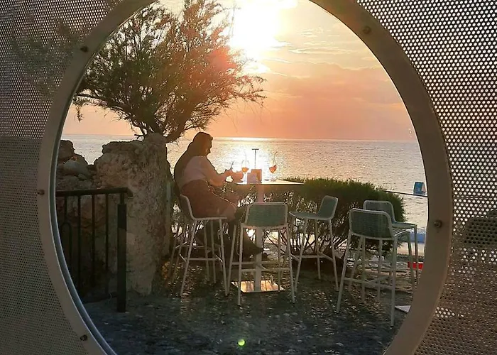 Sunset Club לינה וארוחת בוקר