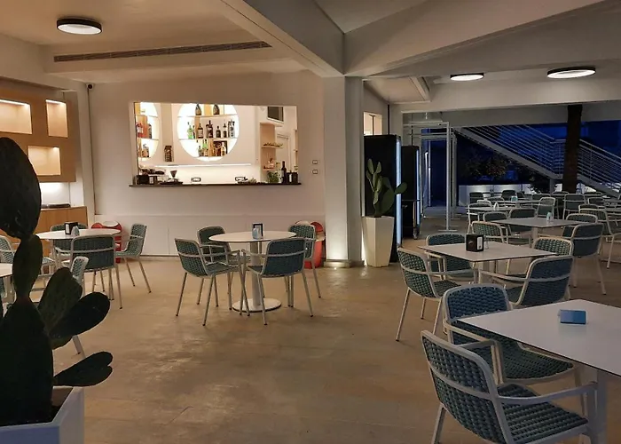 Sunset Club לינה וארוחת בוקר 3*