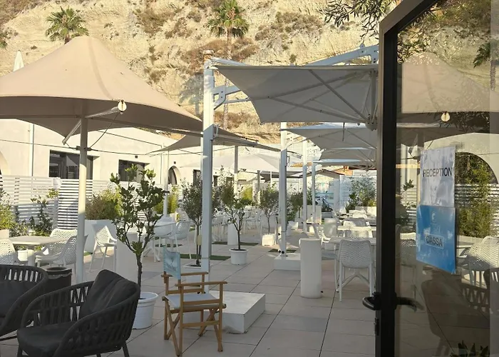 לינה וארוחת בוקר Sunset Club טרופאה