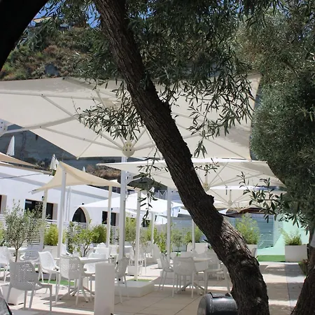 Oda ve Kahvaltı Sunset Club