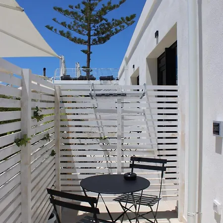 Sunset Club Bed and Breakfast 3*